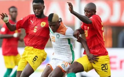 CHAN 2024 : la Guinée s'impose avec rigueur, l'Algérie déroule face à l'Ouganda
