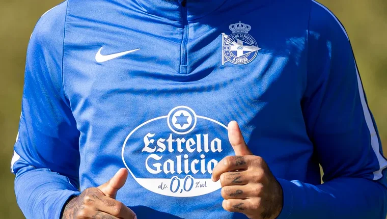 Deportivo : Aubameyang retrouve les terrains d'entraînement, mais son retour devra attendre