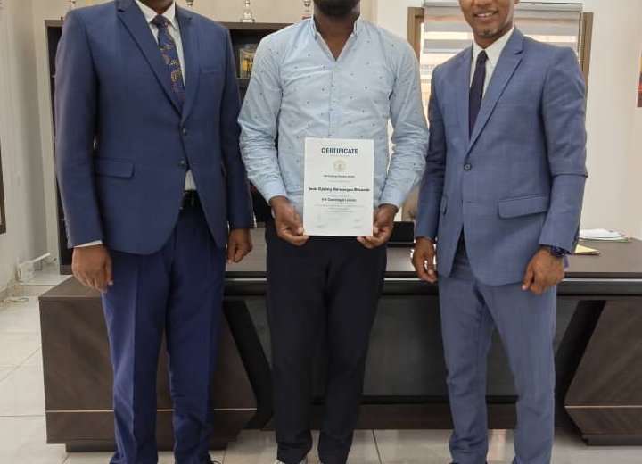 Coaching : Louis Djasmy Mavoungou Nfoumbi, premier Gabonais titulaire de la licence A de l'IHF, honoré par la tutelle