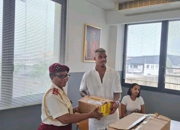 Mario Lémina égaye le séjour des enfants hospitalisés au CHU de Libreville