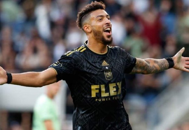 Mercato OM : La piste Denis Bouanga activée pour reformer le duo avec Aubameyang ?