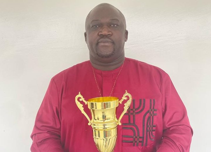 Maître Denis Mboumba honoré lors de la Nuit des Arts Martiaux du Gabon