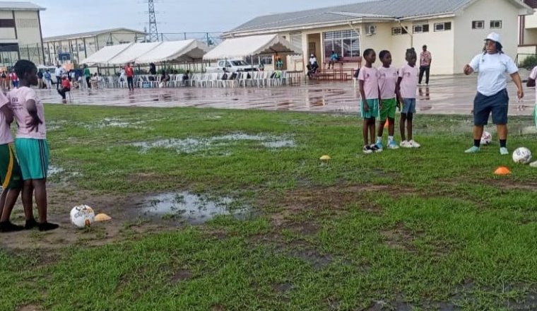 Foot féminin : la Fegafoot et la Fifa lancent une campagne nationale pour les filles de 6 à 12 ans