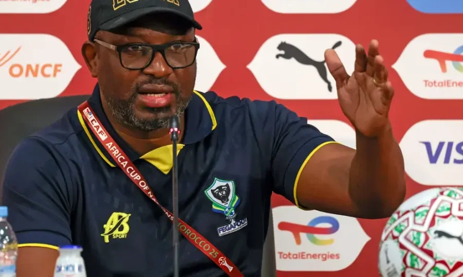 Panthères du Gabon : Thierry Mouyouma réclame ses impayés, la Fégafoot sous pression