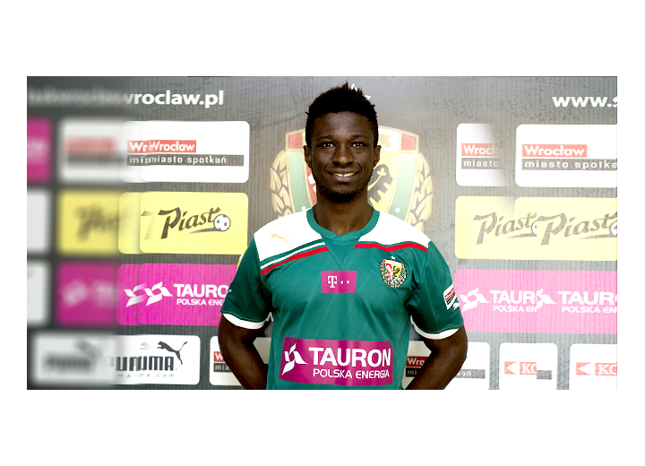 Slask Wroclaw : Eric Mouloungui officiellement présenté à la presse polonaise