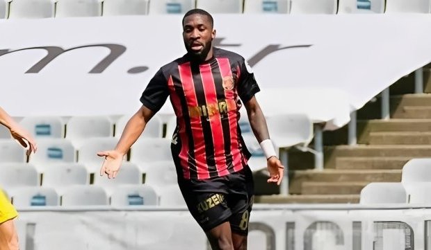 Süper Lig : soirée noire pour Shavy Babicka, sorti sur blessure face à Eyüpspor