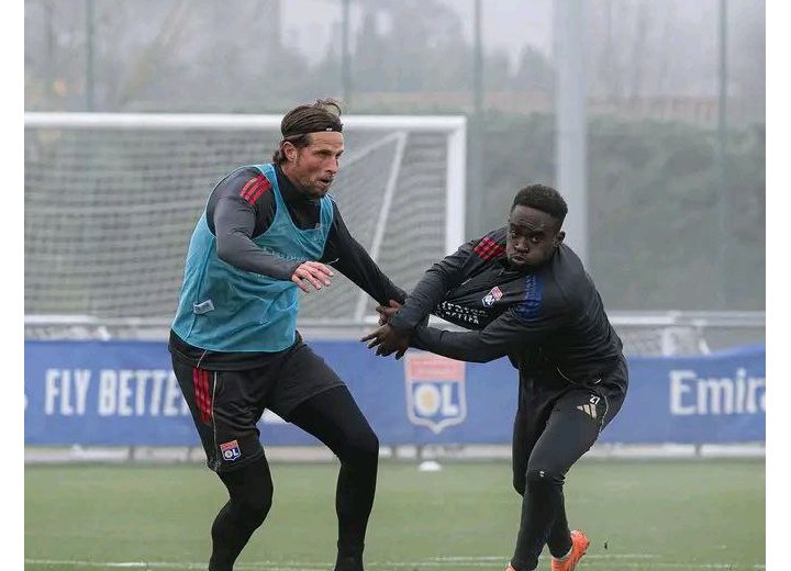 Olympique lyonnais : Bryan Meyo intègre le groupe professionnel après les barrages du Mondial 2026